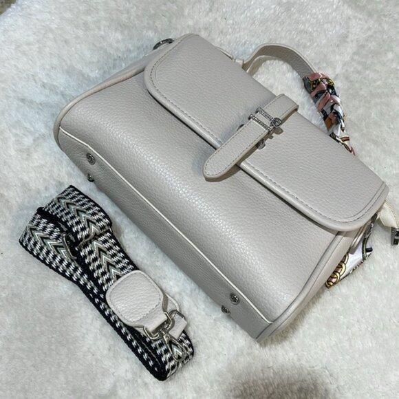 BHeveryday The Francis Handbag - Picture 7 of 8